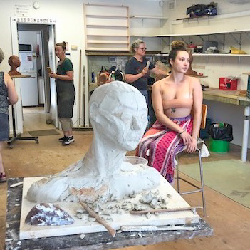 Sculpture Lifeclass 2022 - Students and Model